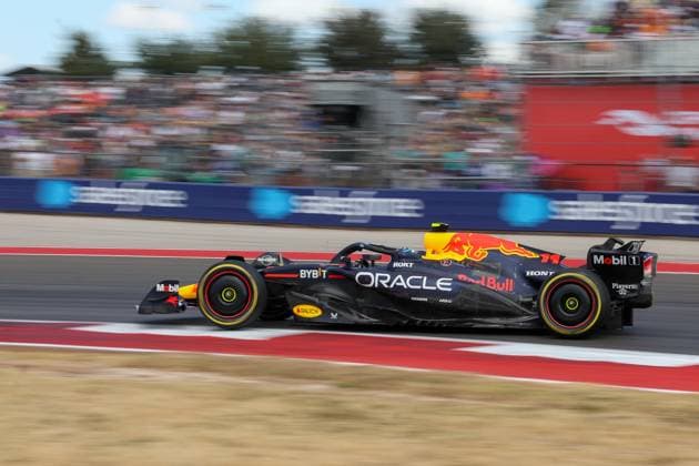 AUSTIN, TX - OCTOBER 19: Oracle Red Bull Racing driver Sergio Perez (11) of Mexico speeds through turn 19 during the Sprint Race of the Formula 1 Pirelli United States Grand Prix on October 19, 2024, at Circuit of The Americas in Austin, Texas. (Photo by David Buono Icon Sportswire) AUTO: OCT 19 F1 Pirelli United States Grand Prix EDITORIAL USE ONLY Icon2410191051