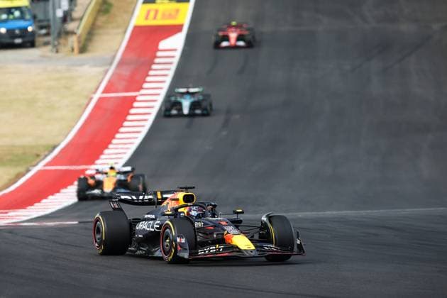 01 VERSTAPPEN Max (nld), Red Bull Racing RB20, action during the Formula 1 Pirelli United States Grand Prix 2024, 19th round of the 2024 Formula One World Championship, WM, Weltmeisterschaft from October 18 to 20, 2024 on the Circuit of the Americas, in Austin, United States of America - F1 - US GRAND PRIX 2024 DPPI Panoramic  241019_R19_USA_DP_XB3_6379
