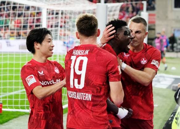 Soccer 2 Bundesliga Season 2024 25 1 FC Kaiserslautern 19 10 2024 Fritz Walter Stadion 1 FC Kaiserslautern fck SC Paderborn scp Ragnar ACHE 1 FC Kaiserslautern , mi, after the 1 0 1 FC Kaiserslautern