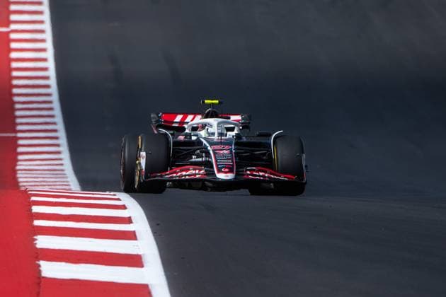 Nico Huelkenberg MoneyGram Haas F1 Team, Germany, 27 in Haas VF 24 in front of Nico Huelkenberg MoneyGram Haas F1 Team, Germany, 27 , USA, Formula 1 World Championship, Pirelli Grand Prix of the United States of America, Circuit of the Americas Austin, Sprint Race, 19 10 2024 USA, Formula 1 World Championship, Pirelli Grand Prix of the United States of America, Circuit of the Americas Austin, Sprint Race, 19 10 2024 Austin Copyright: xEibner-Pressefoto Memmlerx EP_MMR
