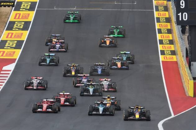 FORMULA 1 PIRELLI UNITED STATES GRAND PRIX 2024 19 10 2024, Circuit of The Americas, Austin, FORMULA 1 PIRELLI UNITED STATES GRAND PRIX 2024 ,in picture Race start , Max Verstappen NLD , Oracle Red Bull Racing, Lando Norris GBR , McLaren F1 Team, George Russell GBR , Mercedes AMG Petronas Formula One Team, Charles Leclerc MCO , Scuderia Ferrari HP, Carlos Sainz Jr ESP , Lewis Hamilton GBR , Nico Hülkenberg DEU , MoneyGram Haas F1 Team, Kevin Magnussen DNK , Sergio Perez MEX , Alexander Albon GBR , Williams Racing, Franco Colapinto ARG , Fernando Alonso ESP , Aston Martin Aramco Cognizant Formula One Team nordphotoxGmbHx xBratic nph00250