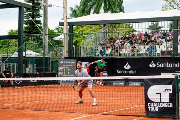 ATP, Tennis Herren Challenger Campinas CAMPINAS, SP - 19.10.2024: ATP CHALLENGER CAMPINAS - Mateus Alves Orlando Luz (BRA) in the final (doubles) at the ATP Challenger Campinas (International Tennis Tournament) held at the Sociedade Hípica de Campinas, in the city of Campinas-SP, this Saturday (19). (Photo: Fabio Leoni Fotoarena) x2637100x  FabioxLeoni