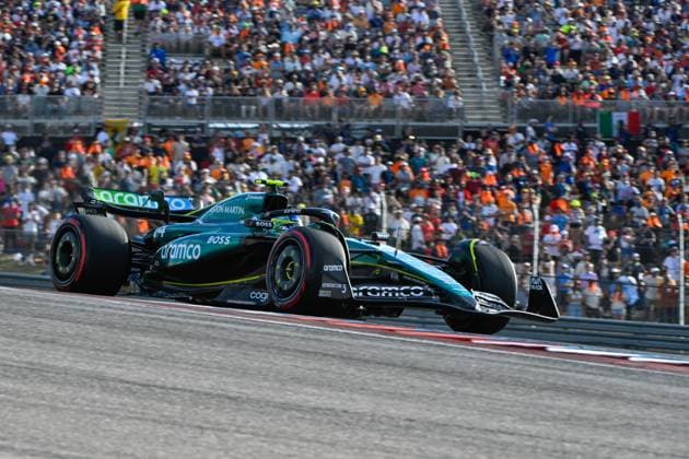 AUSTIN, TX - OCTOBER 19: Aston Martin Aramco F1 Team driver Fernando Alonso (14) of Spain exits turn 1 during qualifying for the Grand Prix of the Formula 1 Pirelli United States Grand Prix on October 19, 2024, at Circuit of The Americas in Austin, Texas. (Photo by Ken Murray Icon Sportswire) AUTO: OCT 19 F1 Pirelli United States Grand Prix EDITORIAL USE ONLY Icon241019044