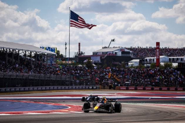 11 PEREZ Sergio (mex), Red Bull Racing RB20, action during the Formula 1 Pirelli United States Grand Prix 2024, 19th round of the 2024 Formula One World Championship, WM, Weltmeisterschaft from October 18 to 20, 2024 on the Circuit of the Americas, in Austin, United States of America - F1 - US GRAND PRIX 2024 DPPI Panoramic  241019_R19_USA_DP_EA028194