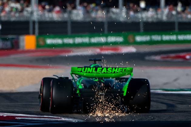 Valtteri Bottas Stake F1 Team Kick Sauber, Finland, 77 in Sauber C44 with sparks flying, USA, Formula 1 World Championship, Pirelli Grand Prix of the United States of America, Circuit of the Americas Austin, Qualifying, 19 10 2024 USA, Formula 1 World Championship, Pirelli Grand Prix of the United States of America, Circuit of the Americas Austin, Qualifying, 19 10 2024 Austin Copyright: xEibner-Pressefoto Memmlerx EP_MMR