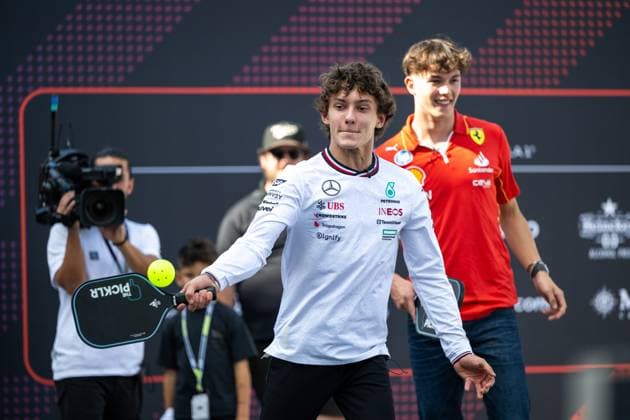 Andrea Kimi Antonelli Mercedes AMG Petronas Formula One Team, Junior driver playing tennis, behind Oliver Bearman MoneyGram Haas F1 Team, Scuderia Ferrari Driver Academy Junior , USA, Formula One World Championship, Pirelli Grand Prix of the United States of America, Circuit of the Americas Austin, Qualifying, 19 10 2024 USA, Formula One World Championship, Pirelli Grand Prix of the United States of America, Circuit of the Americas Austin, Qualifying, 19 10 2024 Austin Copyright: xEibner-Pressefoto Memmlerx EP_MMR
