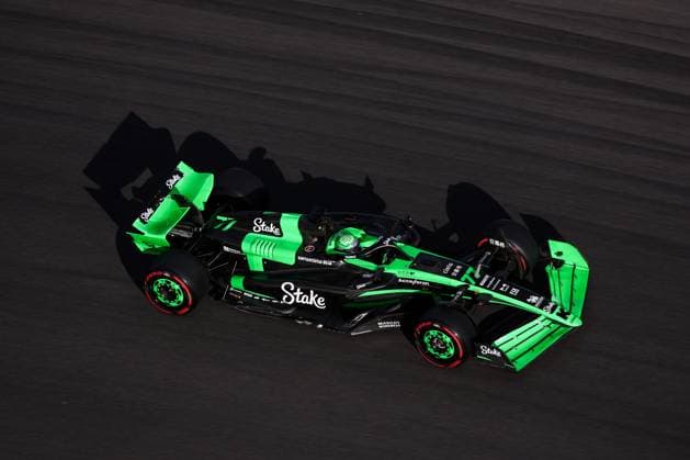 77 BOTTAS Valtteri (fin), Stake F1 Team Kick Sauber C44, action during the Formula 1 Pirelli United States Grand Prix 2024, 19th round of the 2024 Formula One World Championship, WM, Weltmeisterschaft from October 18 to 20, 2024 on the Circuit of the Americas, in Austin, United States of America - F1 - US GRAND PRIX 2024 DPPI Panoramic  241020_R19_USA_DP_EA019363