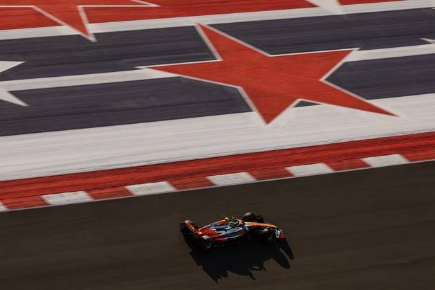 04 NORRIS Lando (gbr), McLaren F1 Team MCL38, action during the Formula 1 Pirelli United States Grand Prix 2024, 19th round of the 2024 Formula One World Championship, WM, Weltmeisterschaft from October 18 to 20, 2024 on the Circuit of the Americas, in Austin, United States of America - F1 - US GRAND PRIX 2024 DPPI Panoramic  241020_R19_USA_DP_EA011174