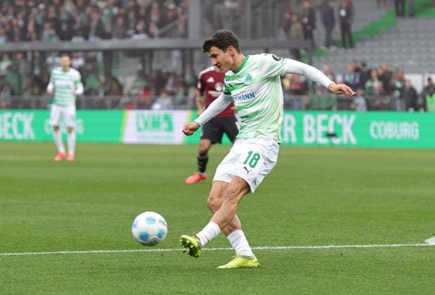 20 10 2024 Soccer Season 2024 2025 2 Soccer Bundesliga 09 Matchday SpVgg Greuther Fürth Kleeblatt 1 FC Nürnberg FCN Club Derby Frankenderby Sportfoto Zink DaMa xdaxmax DFL regulations prohibit any use of photographs as image sequences and or quasi video only for editorial use Marco Meyerhöfer Meyerhoefer 18, SpVgg Greuther Fürth
