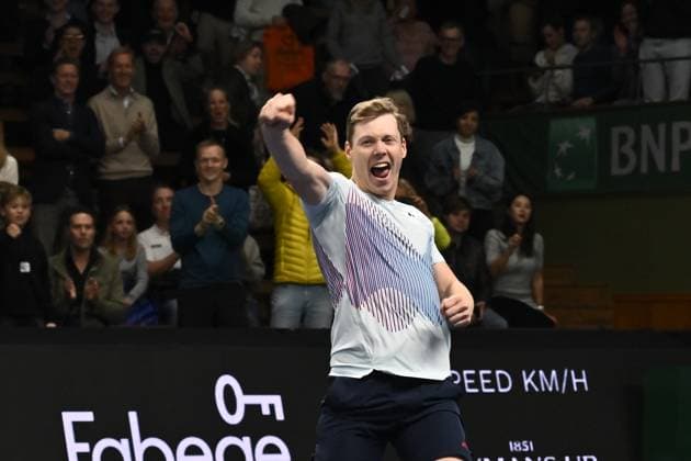 STOCKHOLM, SWEDEN 20241020 Harri Heliövaara pictured, Finland, celebrates after he and Henry Patten, Great Britain, won the doubles final against Petr Nouza and Patrik Rikl, Czech Republic, during the BNP Paribas Nordic Open tennis tournament at the Royal Tennis Hall STOCKHOLM SWEDEN x10090x  Copyright: xClaudioxBresciani TTx TENNIS NORDIC OPEN 2024 DUBBELFINAL