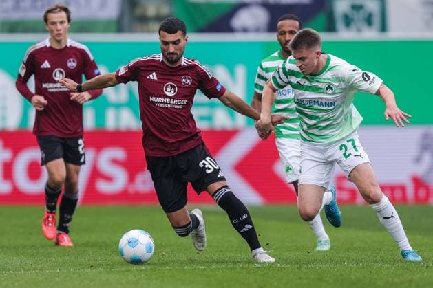 Soccer 2 Bundesliga 9 Matchday SpVgg Greuther Fürth 1 FC Nürnberg on 20 10 2024 at Sportpark Ronhof in Fürth Mahir Emreli Nürnberg , left Luca Itter Fürth , right DFL regulations prohibit any use of photographs as image sequences and or quasi video xJRx