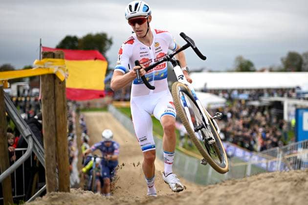 2024 Superprestige Cyclocross Ruddervoorde RUDDERVOORDE, BELGIUM - OCTOBER 20 : Vanthourenhout Michael (BEL) of Pauwels Sauzen - Bingoal in action during the 1st leg of the men elite 2024 - 2025 Telenet Superprestige cyclocross race of Ruddervoorde on October 20, 2024 in Ruddervoorde, Belgium, 20 10 2024 Ruddervoorde Belgium  Copyright: xNicoxVereeckenx