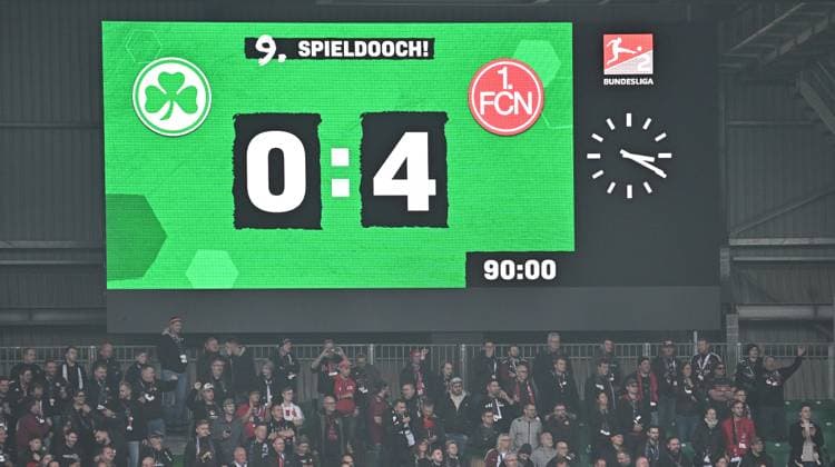 20 10 2024 Soccer Season 2024 2025 2 Soccer Bundesliga 09 Matchday SpVgg Greuther Fürth Kleeblatt 1 FC Nürnberg FCN Club Derby Frankenderby Sportfoto Zink xwoxzix DFL regulations prohibit any use of photographs as image sequences and or quasi video only for editorial use Final result on scoreboard