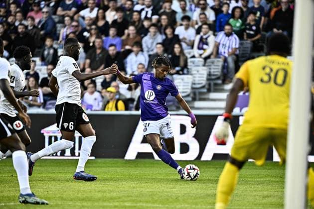 Yann Gboho (tfc) FOOTBALL : Toulouse vs Angers - 8eme Journee de Ligue 1 McDonald S - Toulouse - 19 10 2024 ThierryBreton Panoramic 