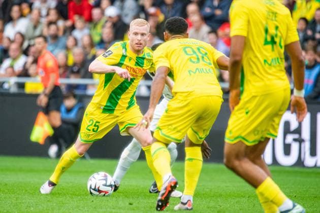 Florent Mollet (FC NANTES) FOOTBALL : FC Nantes vs OGC Nice - Ligue 1 - Journée 8 - 20 10 2024 BaptisteAutissier Panoramic 
