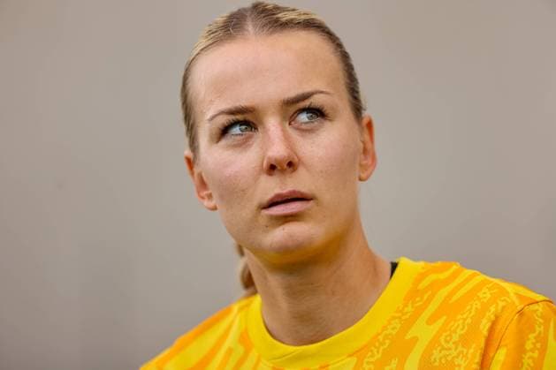 iGER, Wolfsburg,SGS Essen vs Vfl Wolfsburg, Google Pixel Frauen Bundesliga, Fußball, DFB, Spielzeit 2024 2025, Stadion an der Hafenstraße, 7 Spieltag, im Bild Merle Frohms Vfl Wolfsburg 1 DFB DFL REGULATIONS PROHIBIT ANY USE OF PHOTOGRAPHS AS IMAGE SEQUENCES AND OR QUASI VIDEO, 20 10 2024, Copyright: HMBxMedia HendrikxHamelau