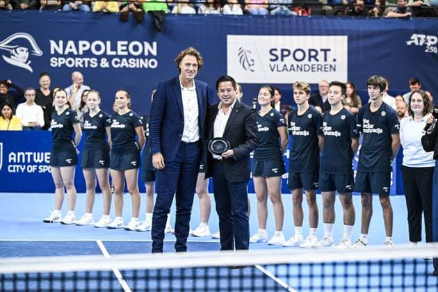 European Open tournament director Dick Norman and the umpire pictured after a tennis match in the finals of the singles competition at the ATP, Tennis Herren European Open Tennis tournament in Antwerp, Sunday 20 October 2024. TOM GOYVAERTS TomxGoyvaerts  x103117691x