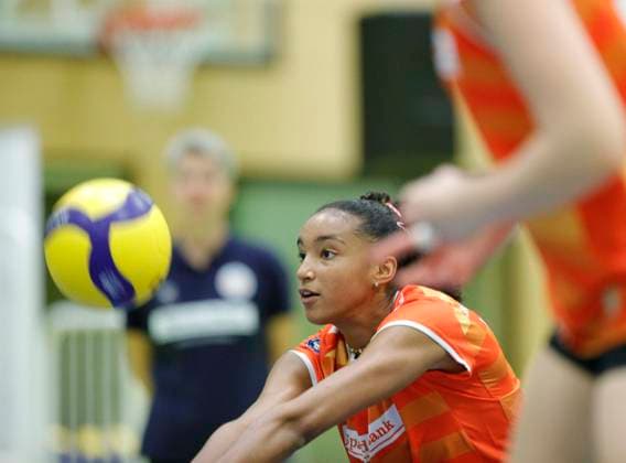 Germany Bad Soden 20 10 2024 Volleyball Hesse 2 Bundesliga South Women Season 2024 2025 20 10 2024 TG Bad Soden blue BSP MTV Stuttgart org v l Leilani Slacanin BSP Stuttgart Nr 2 Sport TG Bad Soden BSP MTV Stuttgart