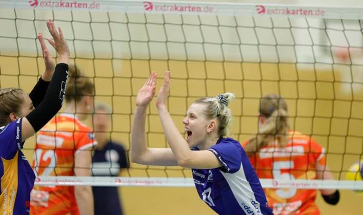 Germany Bad Soden 20 10 2024 Volleyball Hesse 2 Bundesliga South Women Season 2024 2025 20 10 2024 TG Bad Soden blue BSP MTV Stuttgart org v l Chiara Fach Bad Soden Nr 5 , Adriana Klewinghaus Bad Soden Nr 17 Sport TG Bad Soden BSP MTV Stuttgart