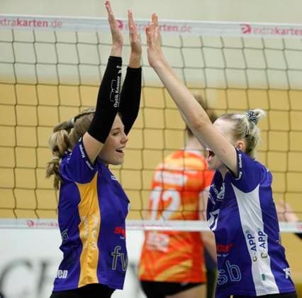 Germany Bad Soden 20 10 2024 Volleyball Hesse 2 Bundesliga South Women Season 2024 2025 20 10 2024 TG Bad Soden blue BSP MTV Stuttgart org v l Chiara Fach Bad Soden Nr 5 , Adriana Klewinghaus Bad Soden Nr 17 Sport TG Bad Soden BSP MTV Stuttgart