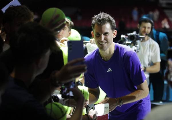 TENNIS - ATP, Tennis Herren Erste Bank Open, Super Sunday VIENNA,AUSTRIA,20.OCT.24 - TENNIS - ATP World Tour, Erste Bank Open, Super Sunday, Farewell Party Dominic Thiem. Image shows Dominic Thiem (AUT) and fans.  GEPAxpictures xWalterxLuger