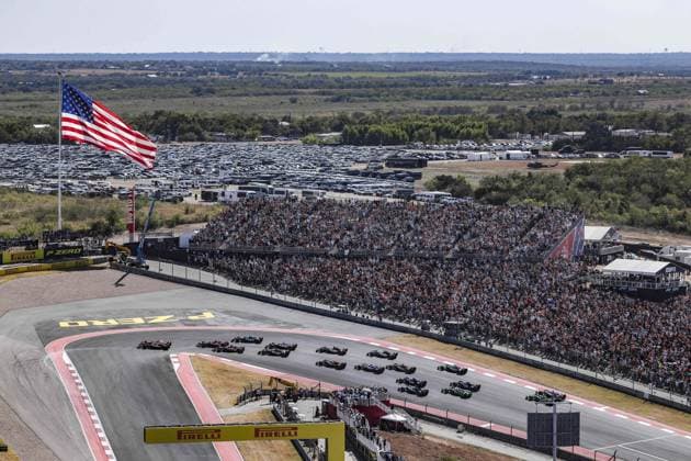 01 VERSTAPPEN Max (nld), Red Bull Racing RB20, 04 NORRIS Lando (gbr), McLaren F1 Team MCL38, 16 LECLERC Charles (mco), Scuderia Ferrari SF-24, action, start of the race, depart, during the Formula 1 Pirelli United States Grand Prix 2024, 19th round of the 2024 Formula One World Championship, WM, Weltmeisterschaft from October 18 to 20, 2024 on the Circuit of the Americas, in Austin, United States of America - F1 - US GRAND PRIX 2024 DPPI Panoramic 241020_R19_USA_DP_AV3_9704