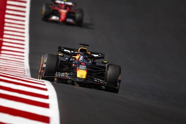 01 VERSTAPPEN Max (nld), Red Bull Racing RB20, action during the Formula 1 Pirelli United States Grand Prix 2024, 19th round of the 2024 Formula One World Championship, WM, Weltmeisterschaft from October 18 to 20, 2024 on the Circuit of the Americas, in Austin, United States of America - F1 - US GRAND PRIX 2024 DPPI Panoramic  241020_R19_USA_DP_EA022469