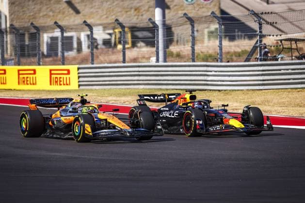 01 VERSTAPPEN Max (nld), Red Bull Racing RB20, 04 NORRIS Lando (gbr), McLaren F1 Team MCL38, action during the Formula 1 Pirelli United States Grand Prix 2024, 19th round of the 2024 Formula One World Championship, WM, Weltmeisterschaft from October 18 to 20, 2024 on the Circuit of the Americas, in Austin, United States of America - F1 - US GRAND PRIX 2024 DPPI Panoramic 241020_R19_USA_DP_EA020412