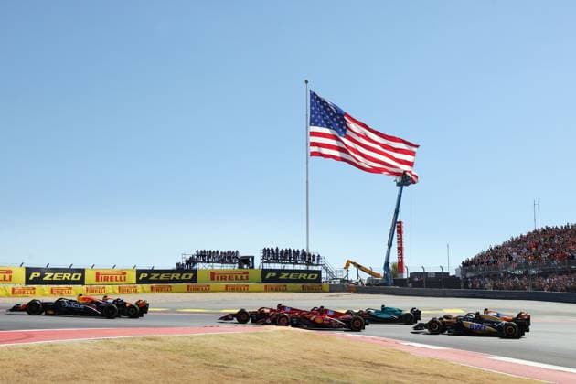 Max Verstappen NED Red Bull RB20 prevails in turn 1 against Lando Norris GBR McLaren MCL38, followed by the Ferraris, Race, Formula 1 Pirelli Grand Prix, FIA F1 World Championship, Circuit of America, Austin Texas, 20 10 2024, USA