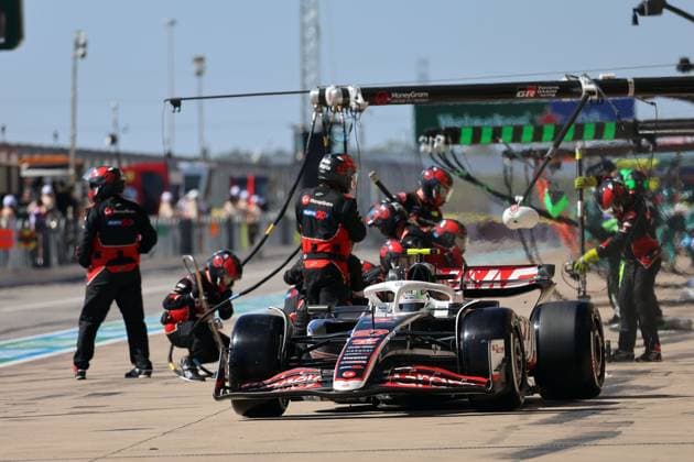 Nico Huelkenberg GER Haas VF24 drives off after his pit stop, Race, Formula 1 Pirelli Grand Prix, FIA F1 World Championship, Circuit of America, Austin Texas, 20 10 2024, USA