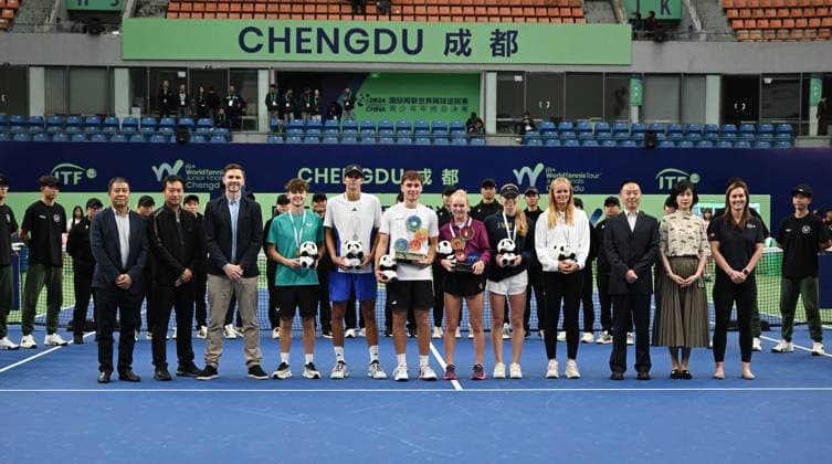 2024 ITF World Tennis Tour Junior Finals Chengdu , China 2024 ITF World Tennis Tour Junior Finals Winner Boys from left Charlie Robertson GBR Bronze, Rafael Jodar ESP Silver , Mees Rottgering NED Gold Girls from left Emerson Jones AUS Gold, Laura Samson CZE Silver ,Jeline Vandromme BEL Bronze