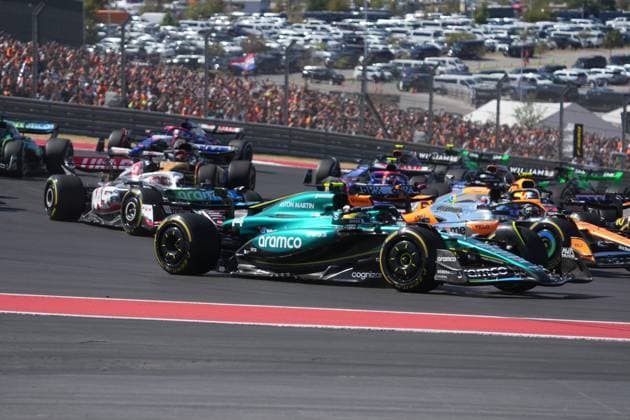 20 10 2024, Circuit of The Americas, Austin, FORMULA 1 PIRELLI UNITED STATES GRAND PRIX 2024 ,in the picture Race start , Lando Norris GBR , McLaren F1 Team, Charles Leclerc MCO , Scuderia Ferrari HP, Carlos Sainz Jr ESP , Pierre Gasly FRA , Alpine F1 Team, Fernando Alonso ESP , Aston Martin Aramco Cognizant Formula One Team Photo by Hasan Bratic DeFodi Images not used in POL SRB CRO FRA GBR NED ITA USA Defodi 506 20241020 hbr 0402 Defodi-506 not used in POL SRB CRO FRA GBR NED ITA USA