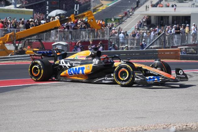FORMULA 1 PIRELLI UNITED STATES GRAND PRIX 2024 20 10 2024, Circuit of The Americas, Austin, FORMULA 1 PIRELLI UNITED STATES GRAND PRIX 2024 ,in the picture race start , Esteban Ocon FRA , Alpine F1 Team is turned around and has to follow the field last nordphotoxGmbHx xBratic nph00250