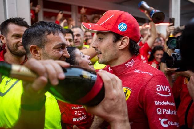 Charles Leclerc Scuderia Ferrari HP, Monaco, 16 and team celebrate victory in the paddock, USA, Formula 1 World Championship, Pirelli Grand Prix of the United States of America, Circuit of the Americas Austin, Race, 20 10 2024 USA, Formula 1 World Championship, Pirelli Grand Prix of the United States of America, Circuit of the Americas Austin, Race, 20 10 2024 Austin Copyright: xEibner-Pressefoto Memmlerx EP_MMR