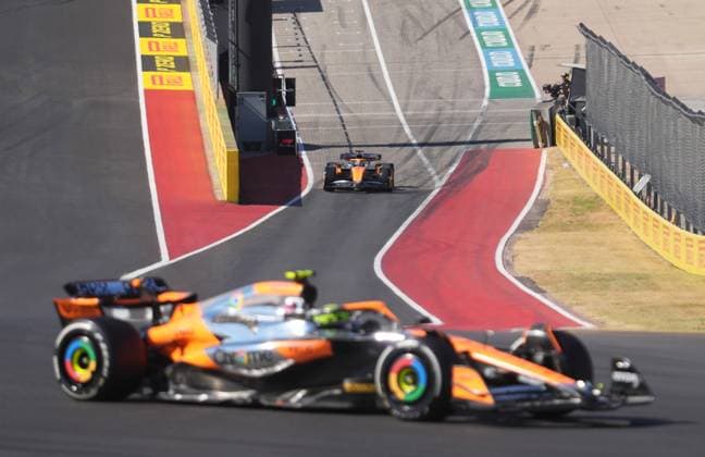 20 10 2024, Circuit of The Americas, Austin, FORMULA 1 PIRELLI UNITED STATES GRAND PRIX 2024 ,in the picture Lando Norris GBR , McLaren F1 Team, Oscar Piastri AUS Photo by Hasan Bratic DeFodi Images not used in POL SRB CRO FRA GBR NED ITA USA Defodi 506 20241020 hbr 1973 Defodi-506 not used in POL SRB CRO FRA GBR NED ITA USA