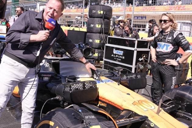 20 10 2024, Circuit of The Americas, Austin, FORMULA 1 PIRELLI UNITED STATES GRAND PRIX 2024 ,in the picture Ex Formula 1 driver Martin Brundle explains the Auro from Alpine Photo by Hasan Bratic DeFodi Images not used in POL SRB CRO FRA GBR NED ITA USA Defodi 506 20241020 hbr 3498 Defodi-506 not used in POL SRB CRO FRA GBR NED ITA USA