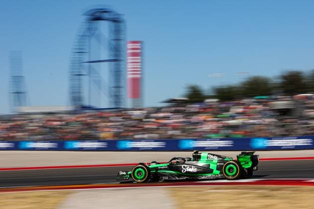 24 ZHOU Guanyu (chi), Stake F1 Team Kick Sauber C44, action during the Formula 1 Pirelli United States Grand Prix 2024, 19th round of the 2024 Formula One World Championship, WM, Weltmeisterschaft from October 18 to 20, 2024 on the Circuit of the Americas, in Austin, United States of America - F1 - US GRAND PRIX 2024 DPPI Panoramic  241020_R19_USA_DP_AV6_8854