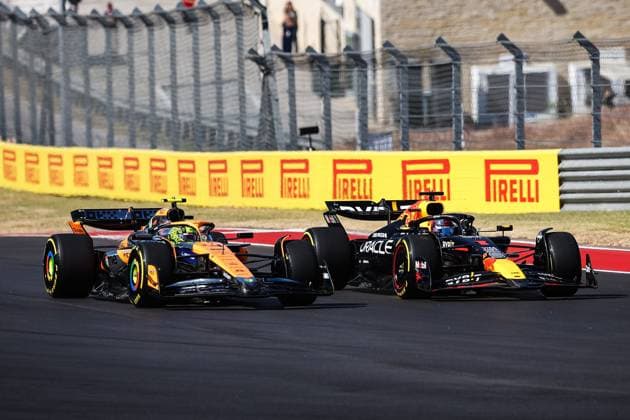 04 NORRIS Lando (gbr), McLaren F1 Team MCL38, action and 01 VERSTAPPEN Max (nld), Red Bull Racing RB20, action during the Formula 1 Pirelli United States Grand Prix 2024, 19th round of the 2024 Formula One World Championship, WM, Weltmeisterschaft from October 18 to 20, 2024 on the Circuit of the Americas, in Austin, United States of America - F1 - US GRAND PRIX 2024 DPPI Panoramic 241020_R19_USA_DP_EA020399