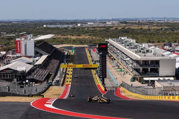 04 NORRIS Lando (gbr), McLaren F1 Team MCL38, action during the Formula 1 Pirelli United States Grand Prix 2024, 19th round of the 2024 Formula One World Championship, WM, Weltmeisterschaft from October 18 to 20, 2024 on the Circuit of the Americas, in Austin, United States of America - F1 - US GRAND PRIX 2024 DPPI Panoramic  241020_R19_USA_DP_EA011429