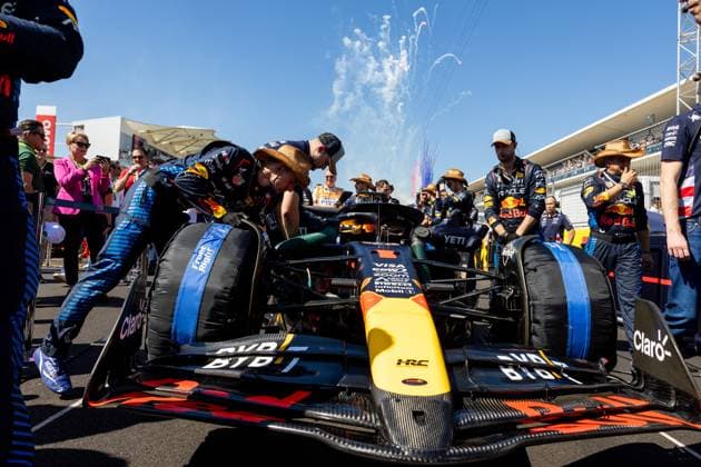 AUSTIN, TX - OCTOBER 20: Team Red Bull is ready on teh grid before the Formula 1 Pirelli United States Grand Prix on October 20, 2024 at the Circuit of The Americas in Austin, TX. (Photo by Bob Kupbens Icon Sportswire)(Photo by Bob Kupbens Icon Sportswire) AUTO: OCT 20 F1 Pirelli United States Grand Prix EDITORIAL USE ONLY Icon2410202471