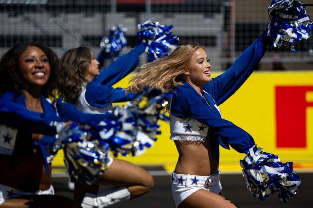 Dallas Cowboys Cheerleaders NFL, American Football perform on the grid before the race, USA, Formula 1 World Championship, Pirelli Grand Prix of the United States of America, Circuit of the Americas Austin, race, 20 10 2024 USA, Formula 1 World Championship, Pirelli Grand Prix of the United States of America, Circuit of the Americas Austin, race, 20 10 2024 Austin Copyright: xEibner-Pressefoto Memmlerx EP_MMR