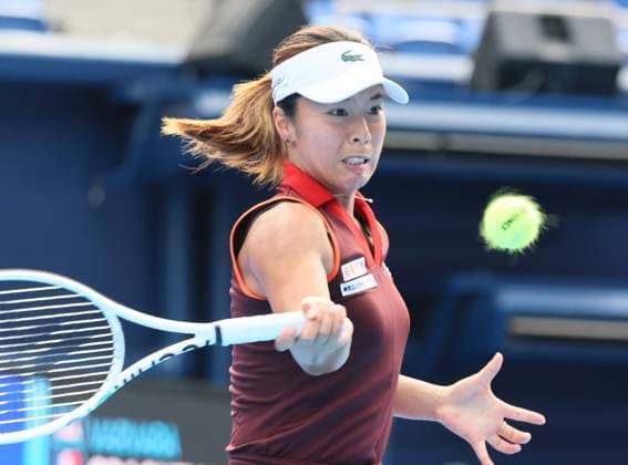 October 21, 2024, Tokyo, Japan - Mai Hontama of Japan returns the ball against Varvara Gracheva of France during the first round match of the Toray Pan Pacific Open tennis tournament at the Ariake Coliseum in Tokyo on Monday, October 21, 2024. Gracheva defeated Hontama. (photo by Yoshio Tsunoda AFLO) Noxthirdxpartyxsales  (0774520429st)