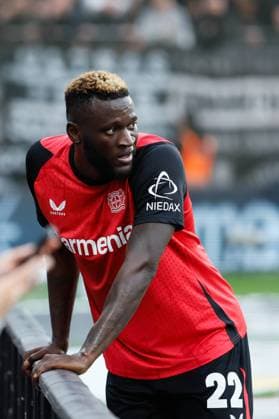 Soccer, 1 Bundesliga Bayer 04 Leverkusen Eintracht Frankfurt, Matchday 7, BayArena, Victor Boniface Bayer 04 Leverkusen guckt nachdenklich, DFB DFL REGULATIONS PROHIBIT ANY USE OF PHOTOGRAPHS AS IMAGE SEQUENCES AND OR QUASI VIDEO Copyright: HMBxMedia JoachimxBywaletz