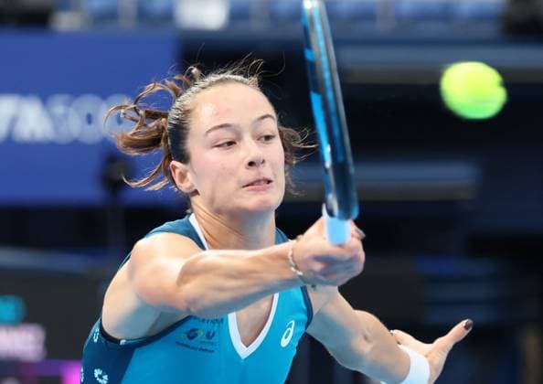 October 21, 2024, Tokyo, Japan - Zeynep Sonmez of Turkey returns the ball against Magdalena Frech of Poland during the first round match of the Toray Pan Pacific Open tennis tournament at the Ariake Coliseum in Tokyo on Monday, October 21, 2024. Sonmez defeated Frech. (photo by Yoshio Tsunoda AFLO) Noxthirdxpartyxsales  (270595318)