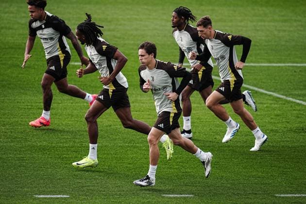 Juventus Kenan Yildiz during training session at JTC Continassa in Turin on the eve of their League Phase, Matchday 3 of UEFA Champions League football match against VfB Stuttgart - Tuesday, October 21, 2024. - Soccer .  Copyright: xMarcoxAlpozzi LaPressex