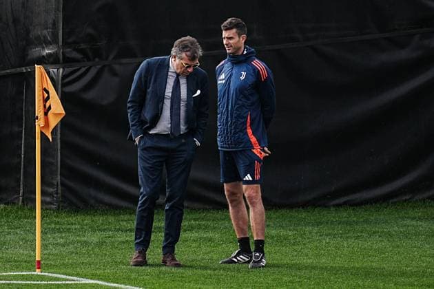 Cristiano Giuntoli, Juventus head coach Thiago Motta during training session at JTC Continassa in Turin on the eve of their League Phase, Matchday 3 of UEFA Champions League football match against VfB Stuttgart - Tuesday, October 21, 2024. - Soccer .  Copyright: xMarcoxAlpozzi LaPressex