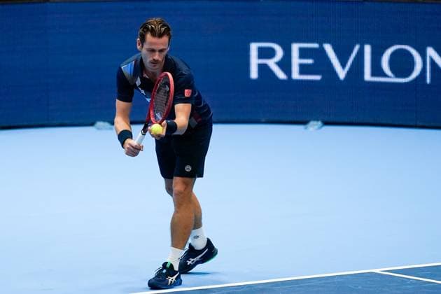21 10 2024, Basel, St Jakobshalle, ATP Swiss Indoors Basel, Wesley Koolhof NED in action during the double match Basel St Jakobshalle Basel Switzerland Copyright: xJustPictures.ch DanielaxPorcellix jp-en-DaPo-20241021-_DP15875