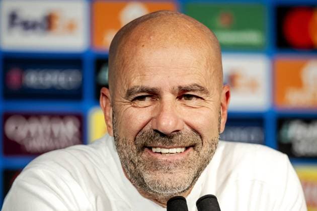 PARIS - PSV Eindhoven coach Peter Bosz during the press conference, PK, Pressekonferenz ahead of the UEFA Champions League match against Paris Saint Germain at Parc des Princes on Oct. 21, 2024 in Paris, France. ANP ROBIN VAN LONKHUIJSEN UEFA Champions League MD-1 2024 25 xVIxANPxSportx xxANPxIVx 511488006 originalFilename: 511488006.jpg
