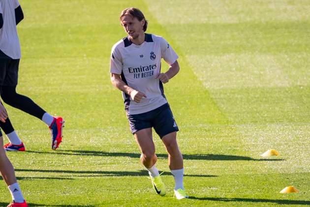 Sport Bilder des Tages Champions League 2024 25 League Phase MD3: Real Madrid Training Session and press conference, PK, Pressekonferenz Luka Modric of Real Madrid CF seen warming up during Real Madrid Training Session and Press Conference ahead of the Champions League 2024 25 League Phase MD3 football match against Borussia Dortmund at Ciudad Real Madrid on October 21, 2024 in Valdebebas, Spain. Valdebebas Ciudad Real Madrid Madrid Spain Copyright: xAlbertoxGardinx AGardin_20241021_Football_Champions_Real_Madrid_PC_082