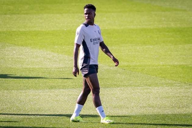 Champions League 2024 25 League Phase MD3: Real Madrid Training Session and press conference, PK, Pressekonferenz Vinicius Junior of Real Madrid CF seen warming up during Real Madrid Training Session and Press Conference ahead of the Champions League 2024 25 League Phase MD3 football match against Borussia Dortmund at Ciudad Real Madrid on October 21, 2024 in Valdebebas, Spain. Valdebebas Ciudad Real Madrid Madrid Spain Copyright: xAlbertoxGardinx AGardin_20241021_Football_Champions_Real_Madrid_PC_123